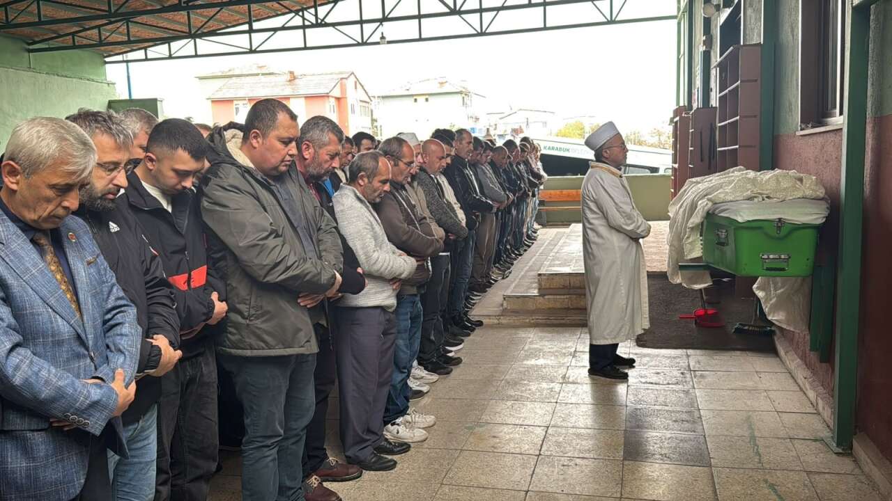 Doğum gününde hayatını kaybetti! Tabutuna serilen gelinlik yürekleri yaktı 1